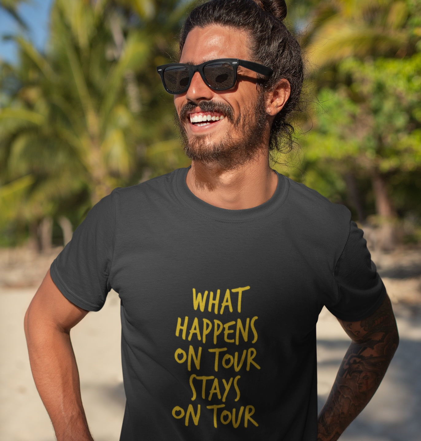 T-Shirt What Happens On Tour Stays On Tour Limited Edition